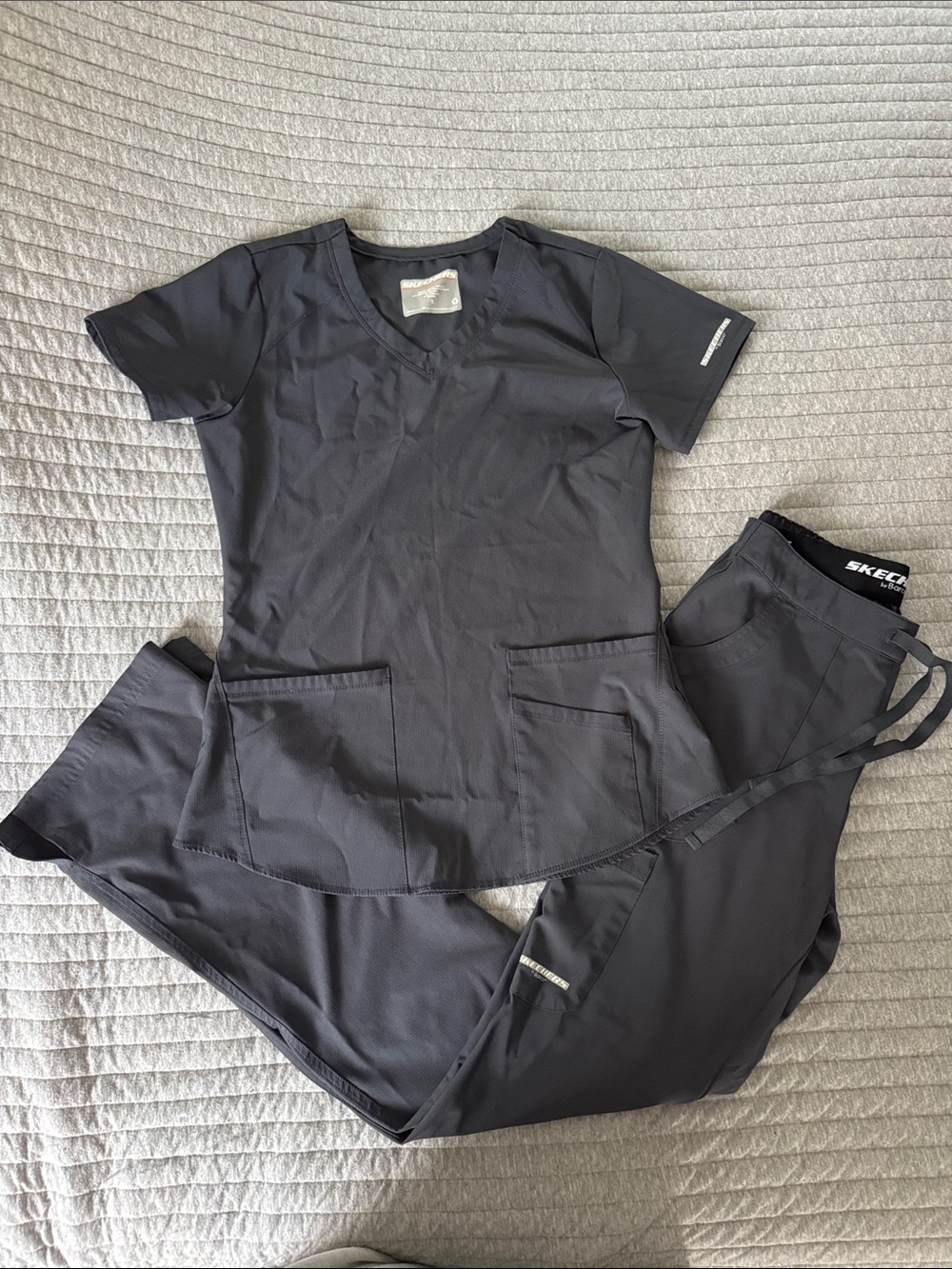 Skechers by Barco Women's Charcoal Gray V-Neck Scrub Top & Pants Set Size ST